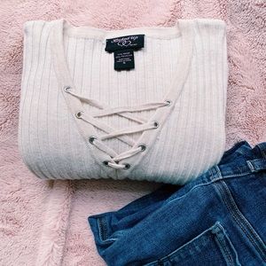 NUDE CRISSCROSSING TOP 💛